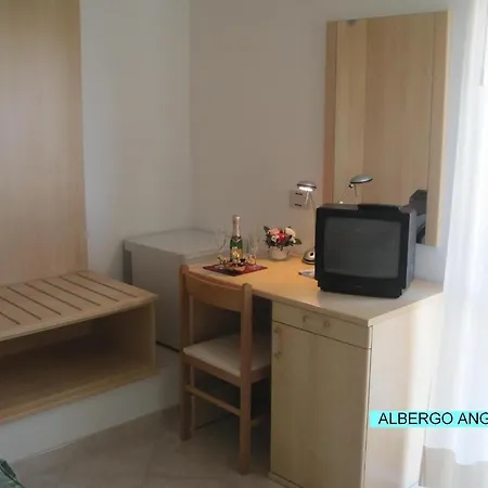 Hotel Angela 3*