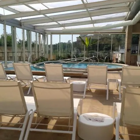 Angela Hotel 3*